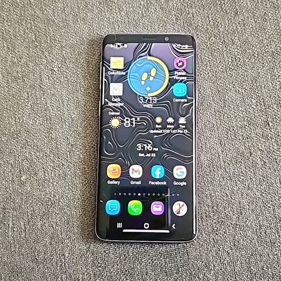 Unlocked Samsung S9 with original box and 3 cases including Otterbox - Picture 5 of 15